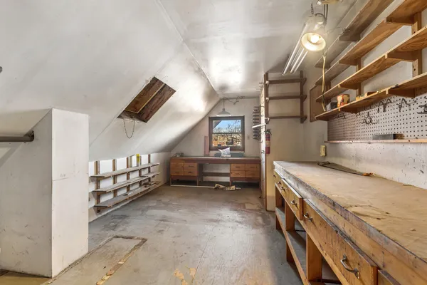 $800,000 | 1042 West Barry Avenue, Chicago, IL 60657