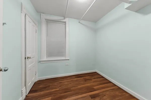$800,000 | 1042 West Barry Avenue, Chicago, IL 60657