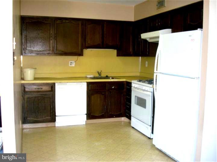 8922 Krewstown Road, Unit 310 Philadelphia, PA 19115 - Photo 3 of 10 Gallery Image 3