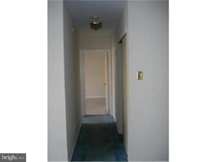 8922 Krewstown Road, Unit 310 Philadelphia, PA 19115 - Photo 8 of 10 Gallery Image 8