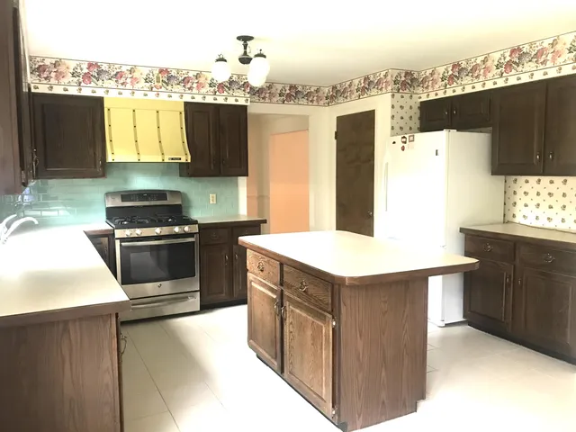 $364,900 | 9625 Oakview Drive, Portage, MI 49024