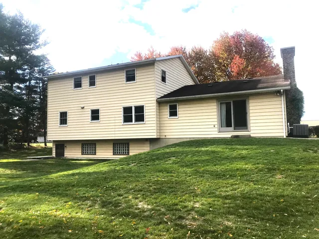 $364,900 | 9625 Oakview Drive, Portage, MI 49024