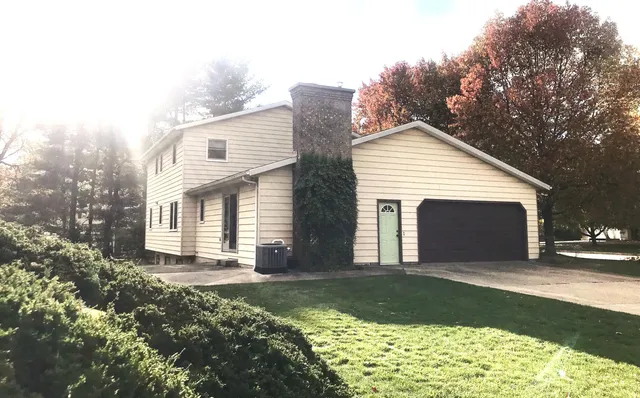 $364,900 | 9625 Oakview Drive, Portage, MI 49024