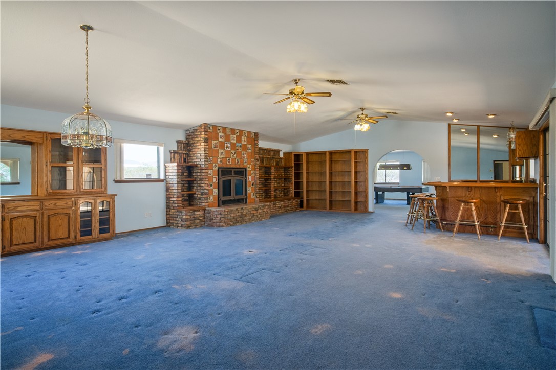 3696 Tonto Road Golden Valley, AZ 86413 - Photo 25 of 67 Living Room