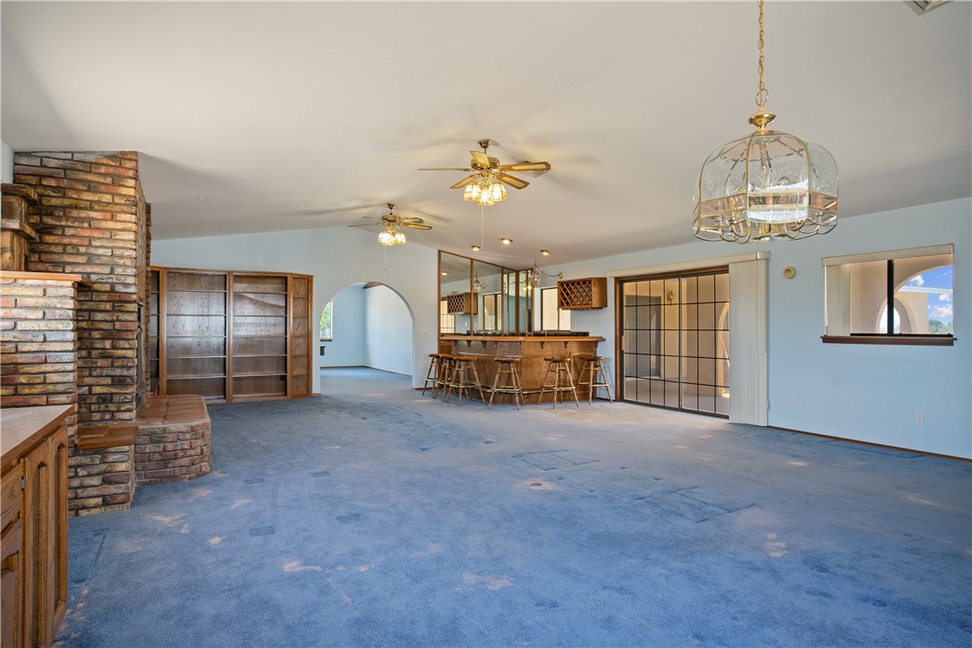 3696 Tonto Road Golden Valley, AZ 86413 - Photo 26 of 67 Living Room