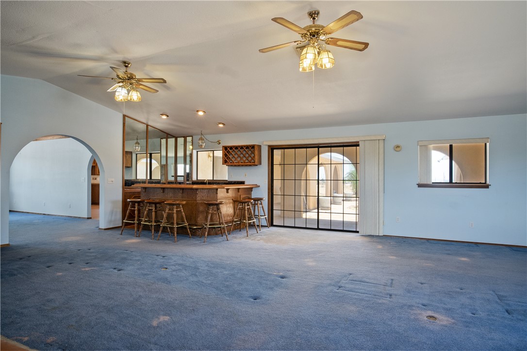 3696 Tonto Road Golden Valley, AZ 86413 - Photo 27 of 67 Living Room