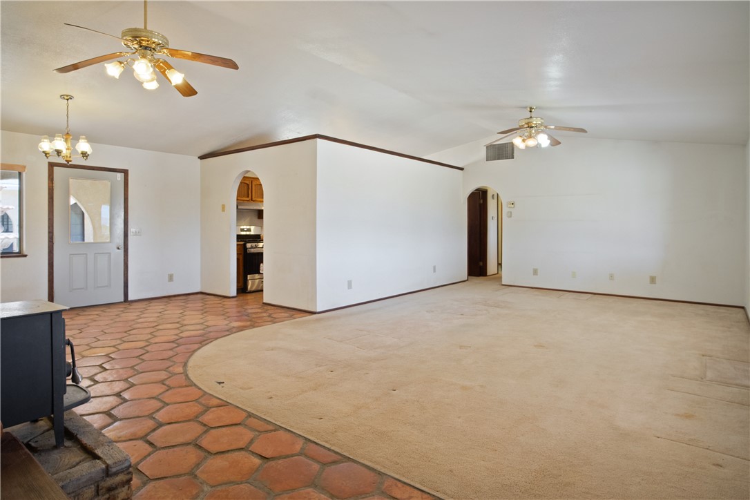 3696 Tonto Road Golden Valley, AZ 86413 - Photo 4 of 67 Living Room