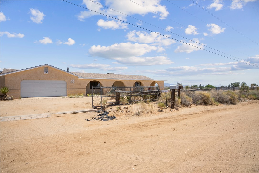 3696 Tonto Road Golden Valley, AZ 86413 - Photo 49 of 67 Front of Structure
