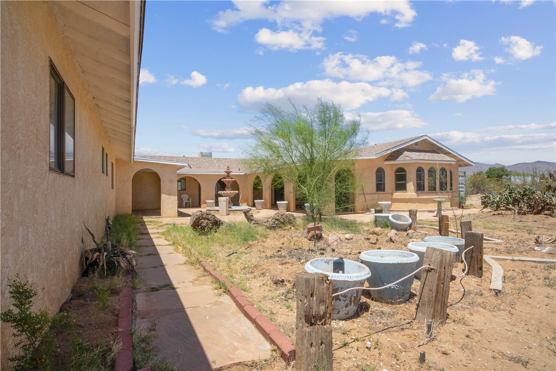 3696 Tonto Road Golden Valley, AZ 86413 - Photo 52 of 67 Courtyard