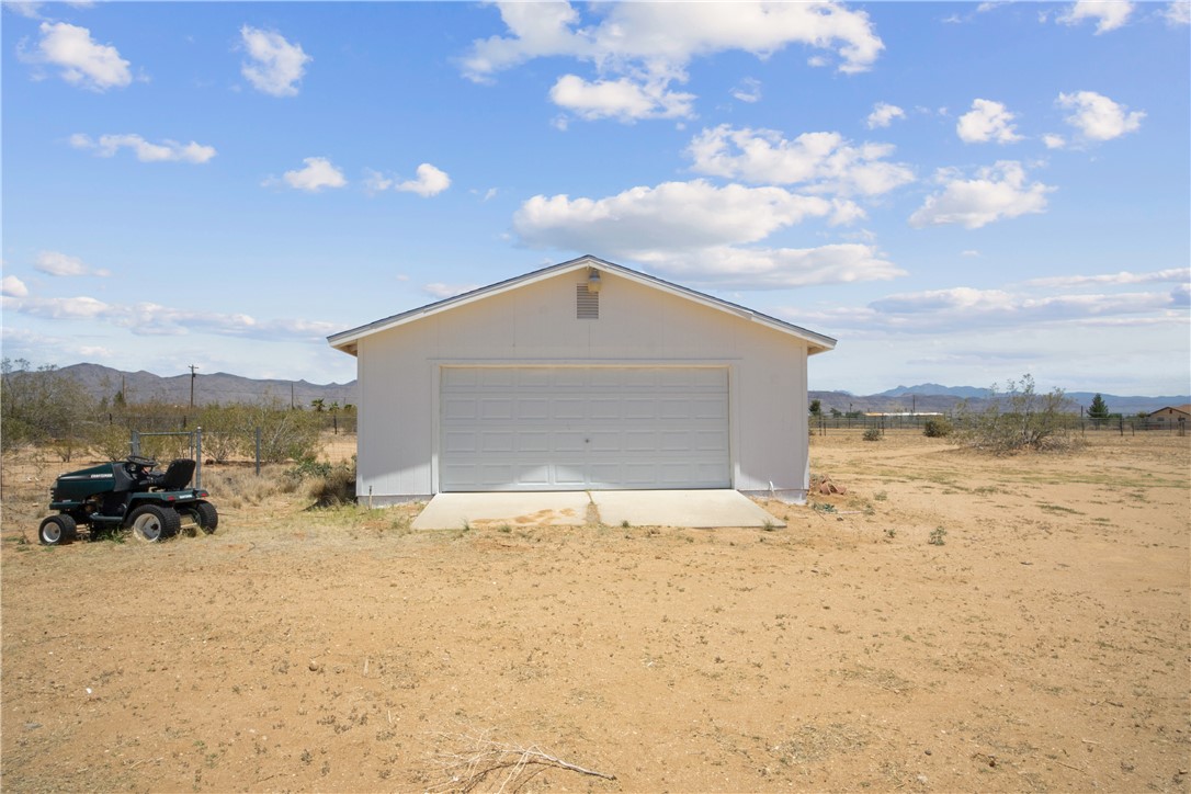 3696 Tonto Road Golden Valley, AZ 86413 - Photo 56 of 67 Garage