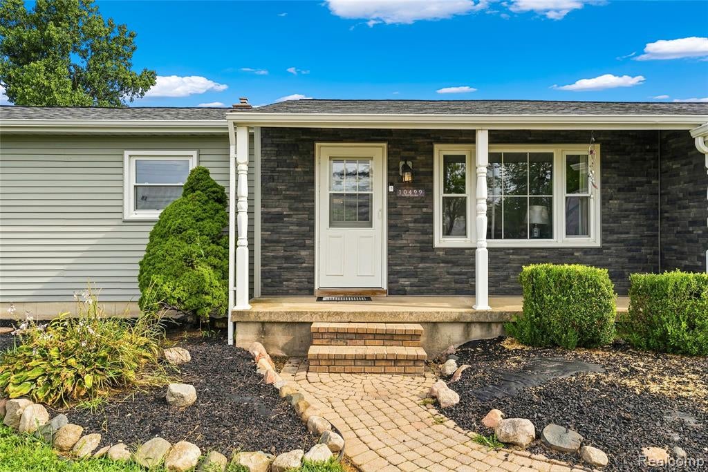 10499 East Potter Road Davison, MI 48423 - Photo 3 of 38 Gallery Image 3