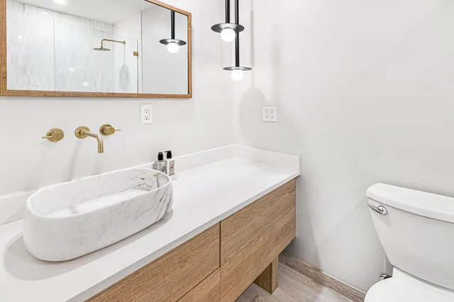 $6,000 | 2798 Northeast 2nd Avenue, Boca Raton, FL 33431