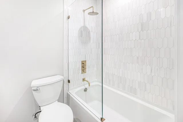 $6,000 | 2798 Northeast 2nd Avenue, Boca Raton, FL 33431