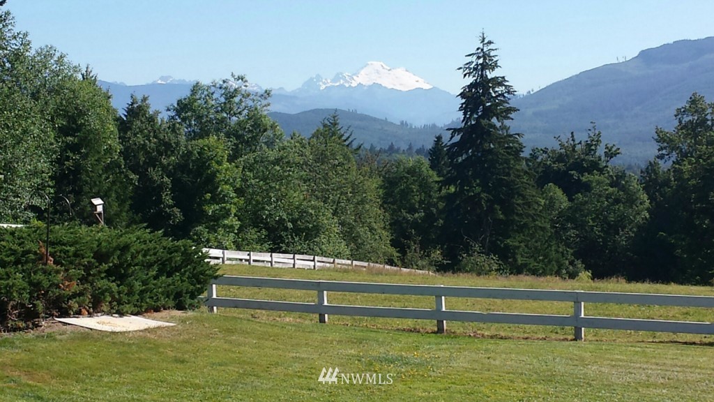 16597 Mountain View Road Mount Vernon, WA 98274 - Photo 12 of 20 Gallery Image 12