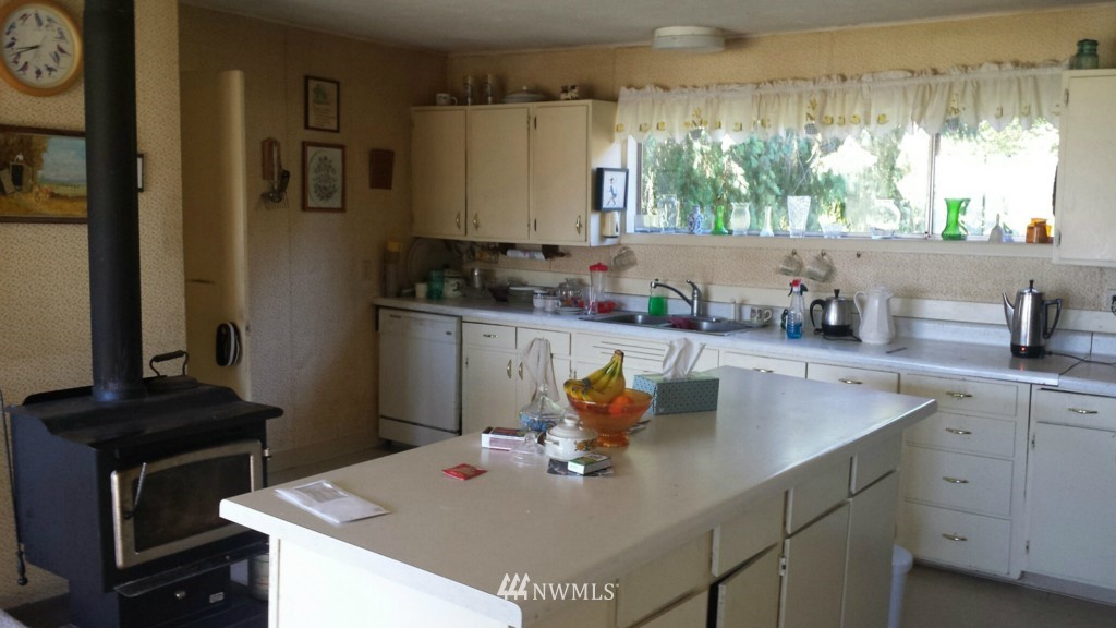 16597 Mountain View Road Mount Vernon, WA 98274 - Photo 8 of 20 Gallery Image 8
