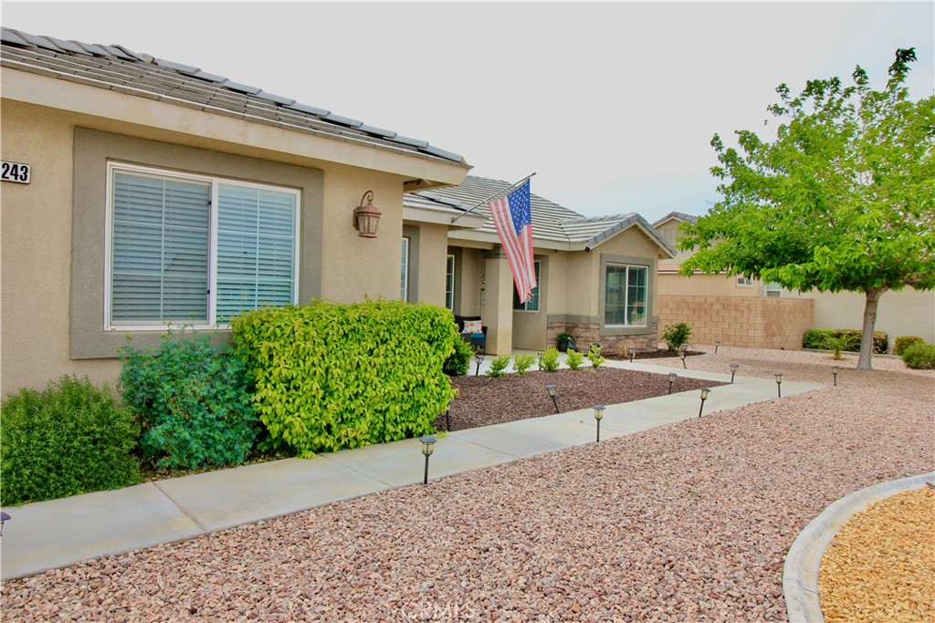 21243 Nisqually Road Apple Valley, CA 92308 - Photo 5 of 31
