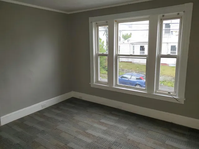 $1,695 | 199 Wilson Street, Unit 2, Manchester, NH 03103