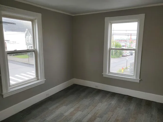 $1,695 | 199 Wilson Street, Unit 2, Manchester, NH 03103