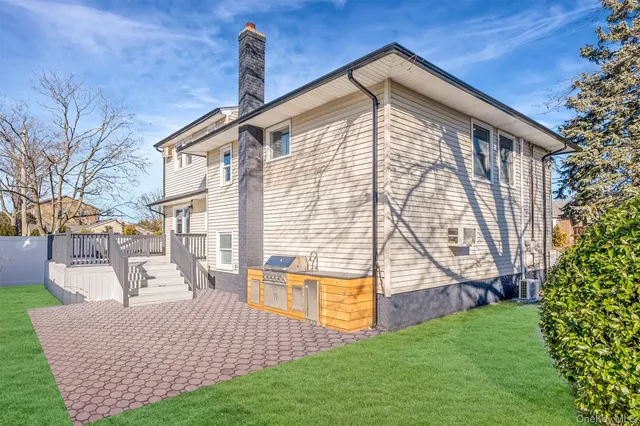 $1,050,000 | 2810 Wynsum Avenue, Merrick, NY 11566