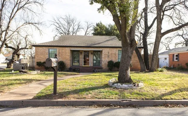$299,900 | 1101 Albany Street, Abilene, TX 79605