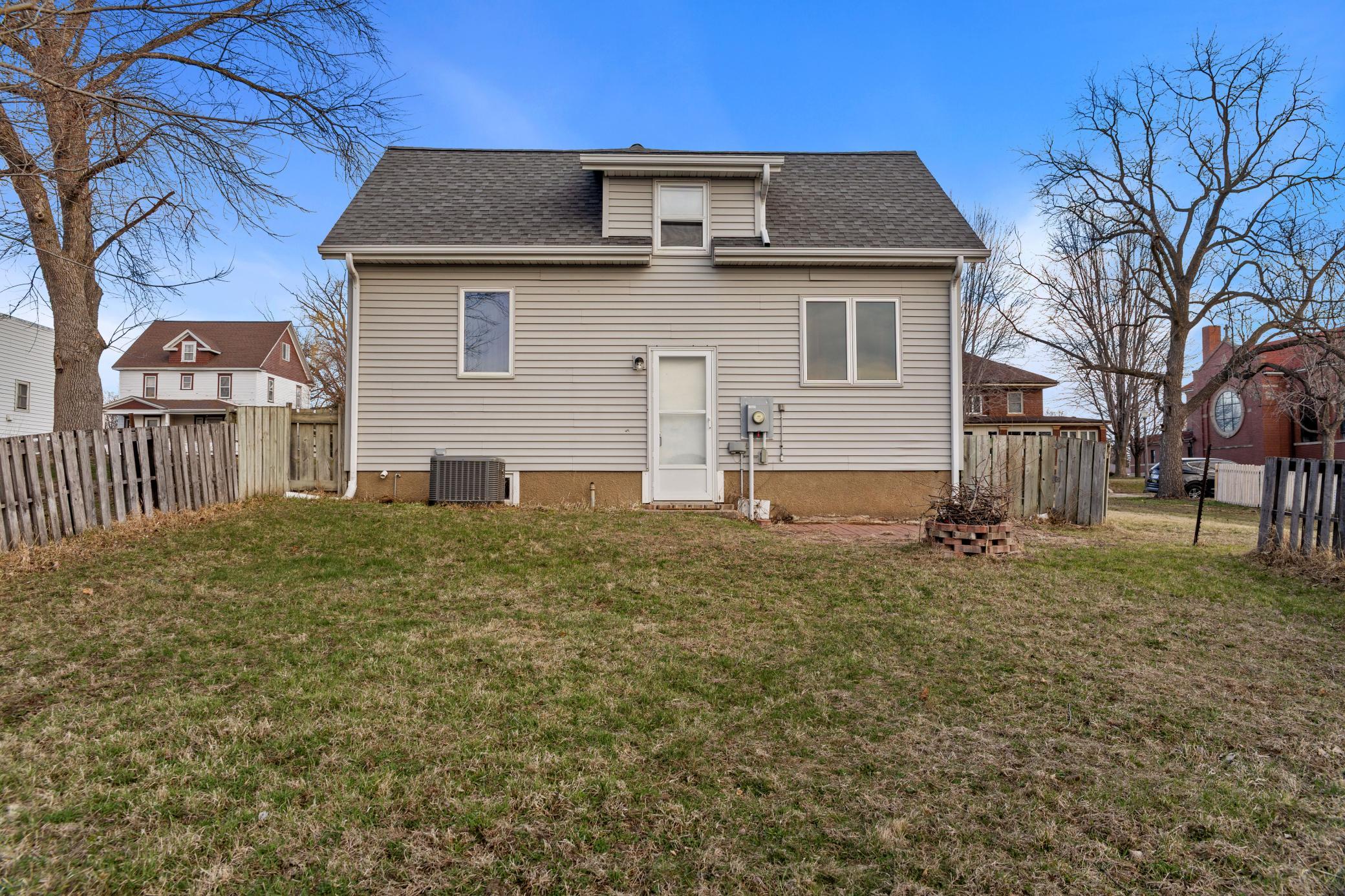 117 West Van Dusen Street Springfield, MN 56087 - Photo 5 of 14