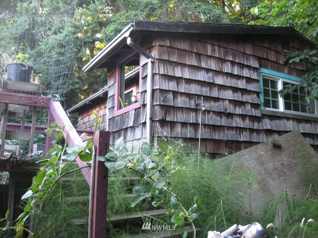 9805 Southwest Northilla Road Vashon, WA 98070 - Photo 2 of 2 Gallery Image 2
