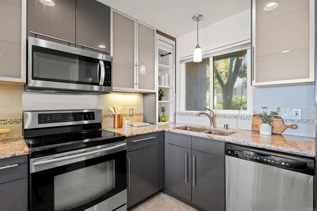 $2,900,000 | 441 South Sierra Avenue, Unit 208, Solana Beach, CA 92075