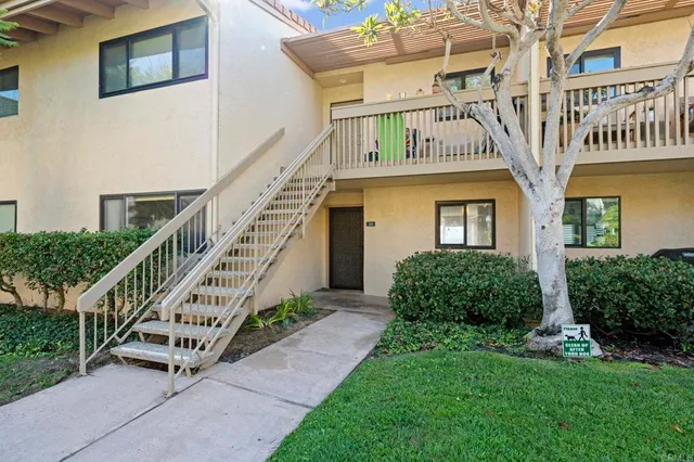 $2,900,000 | 441 South Sierra Avenue, Unit 208, Solana Beach, CA 92075