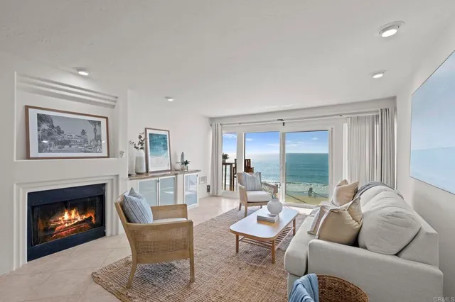 $2,900,000 | 441 South Sierra Avenue, Unit 208, Solana Beach, CA 92075