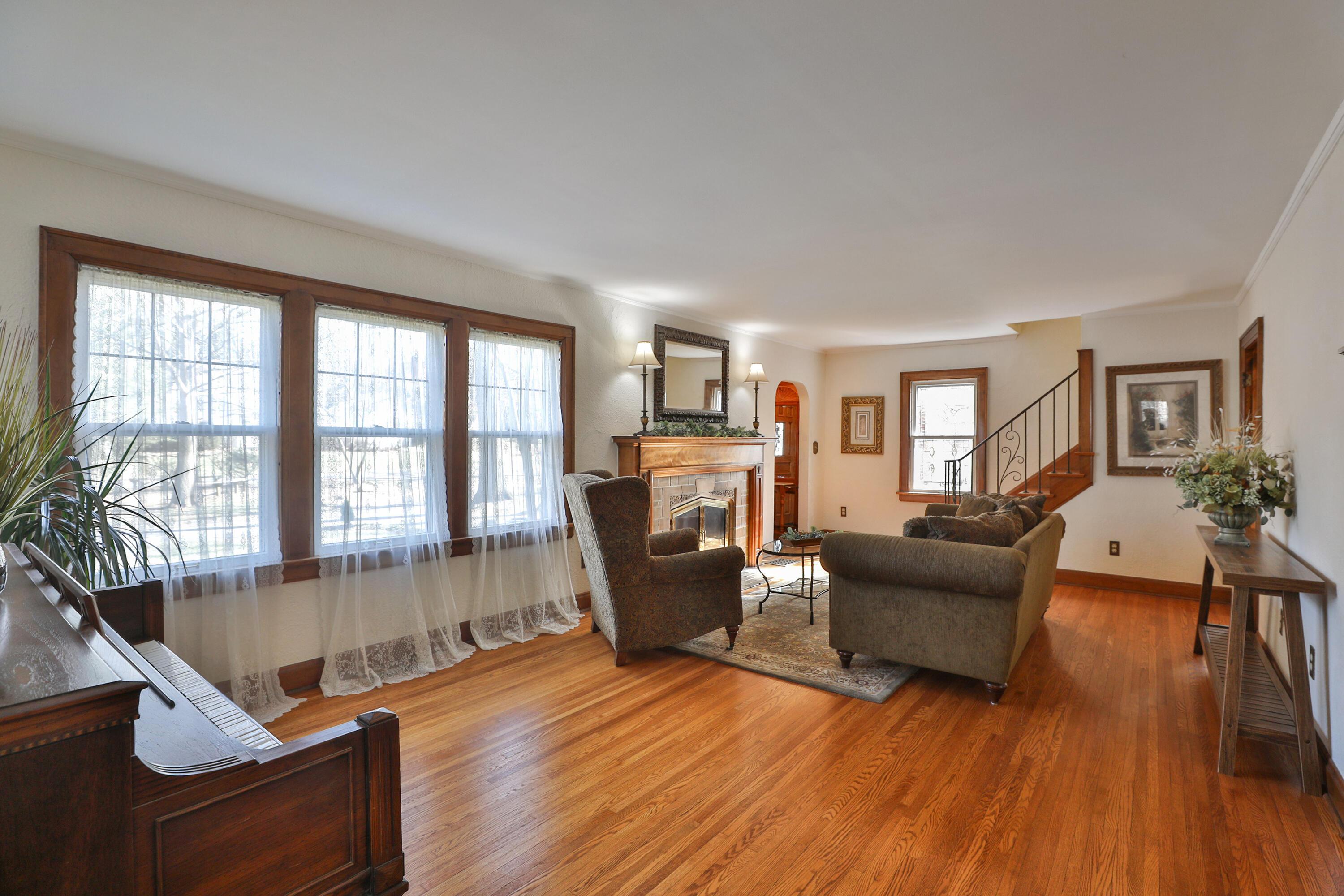 205 Aldrich Road Columbus, OH 43214 - Photo 8 of 77 205-Aldrich-08