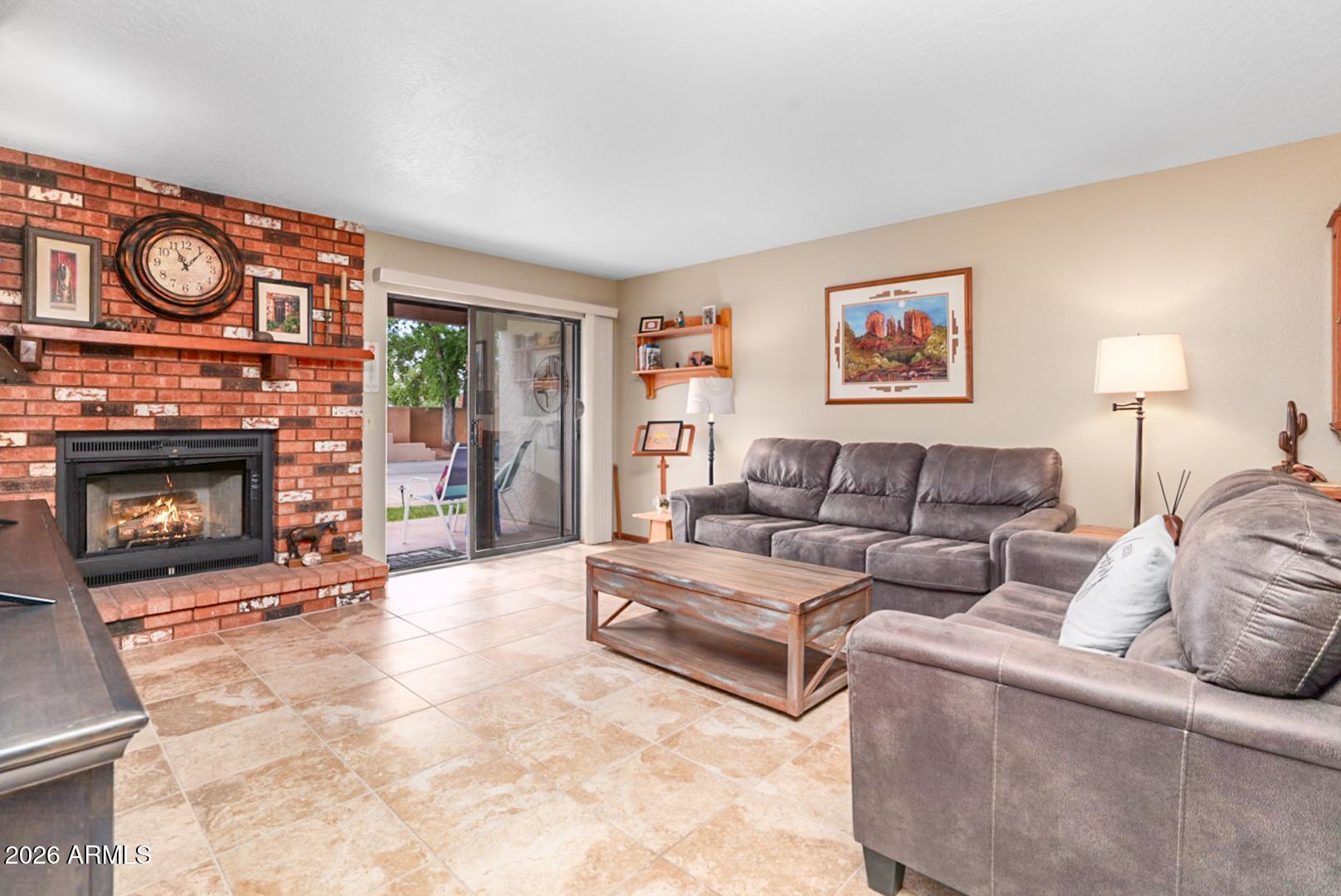 65 Verde Valley School Road, Unit D8 Sedona, AZ 86351 - Photo 2 of 48 Living room