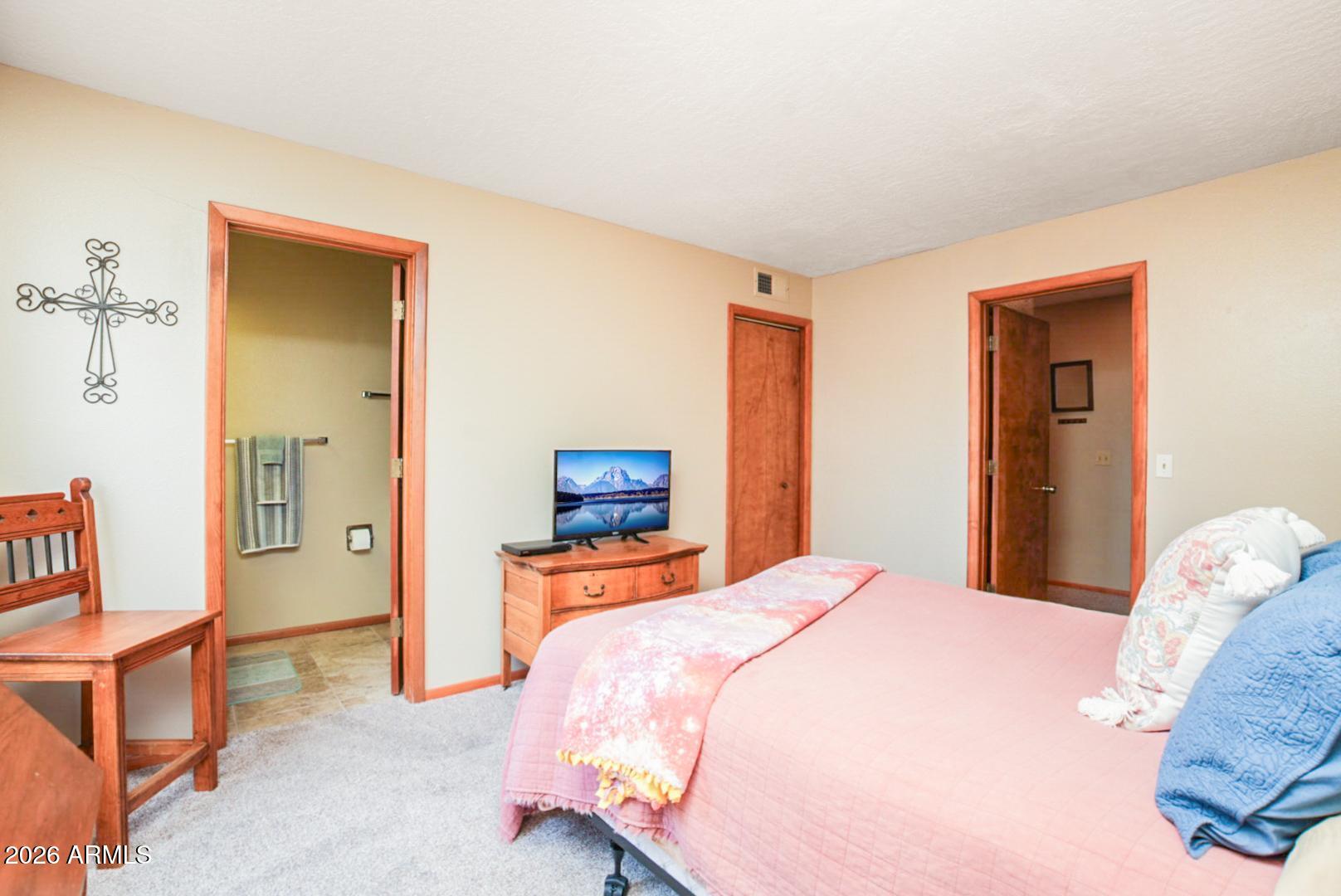 65 Verde Valley School Road, Unit D8 Sedona, AZ 86351 - Photo 24 of 48 Bedroom 2