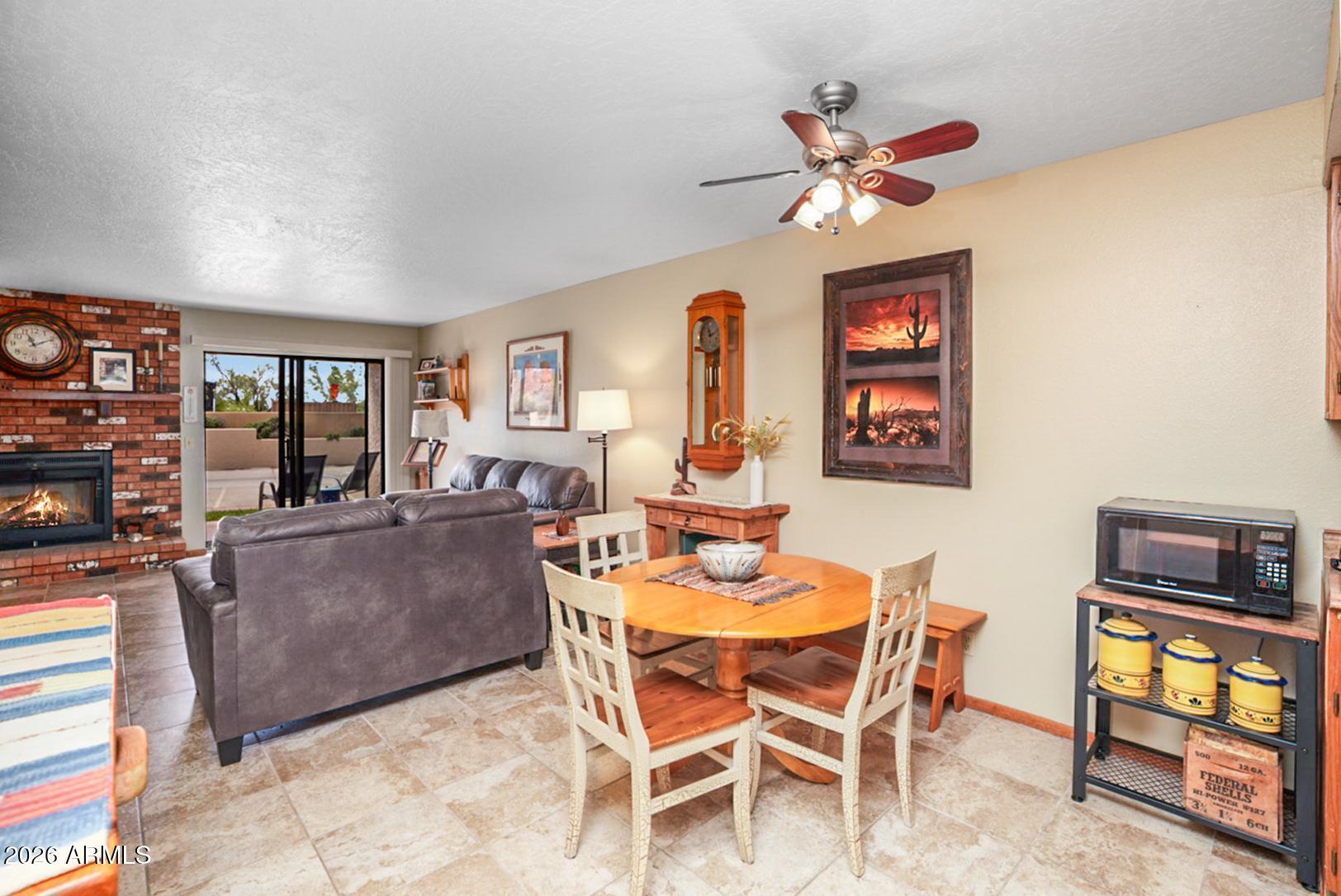 65 Verde Valley School Road, Unit D8 Sedona, AZ 86351 - Photo 5 of 48 Dining area