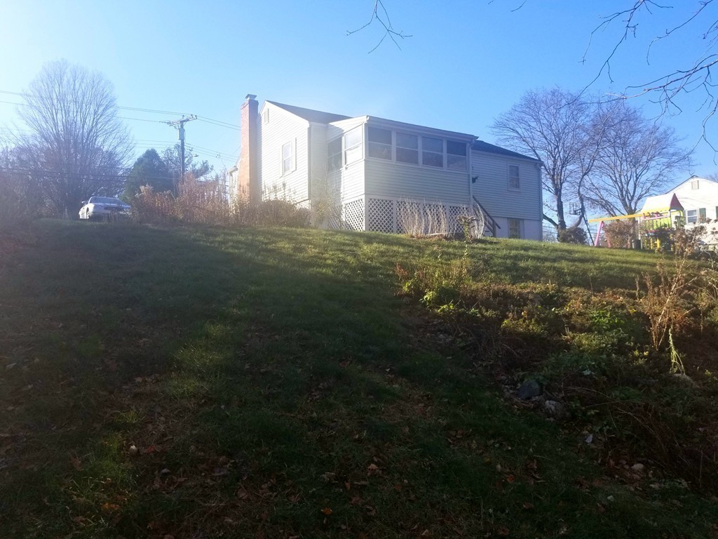 17 Samoset Road Woburn, MA 01801 - Photo 13 of 16