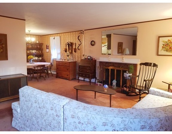17 Samoset Road Woburn, MA 01801 - Photo 4 of 16