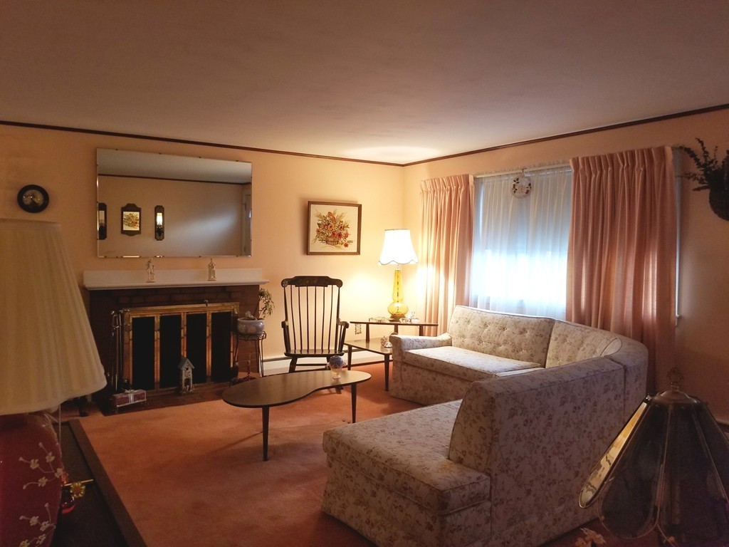17 Samoset Road Woburn, MA 01801 - Photo 5 of 16