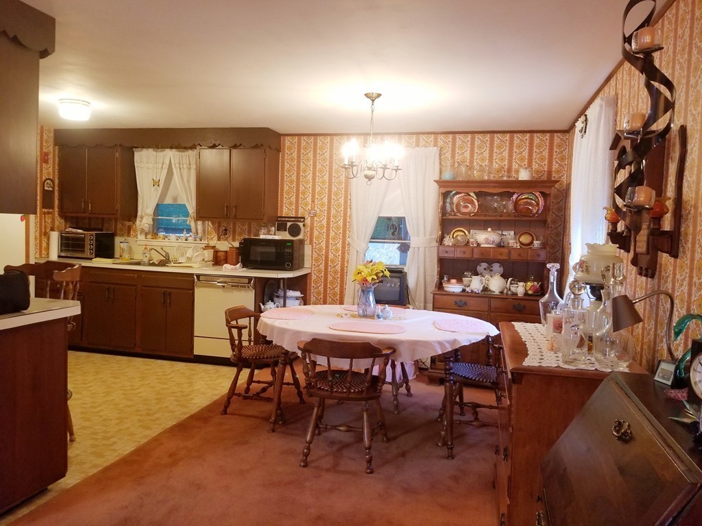 17 Samoset Road Woburn, MA 01801 - Photo 6 of 16