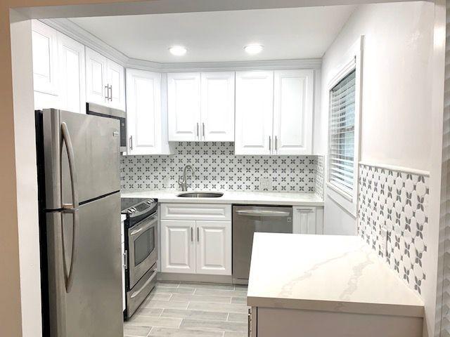 490 Mansfield K Boca Raton, FL 33434 - Photo 2 of 20 Updated Kitchen