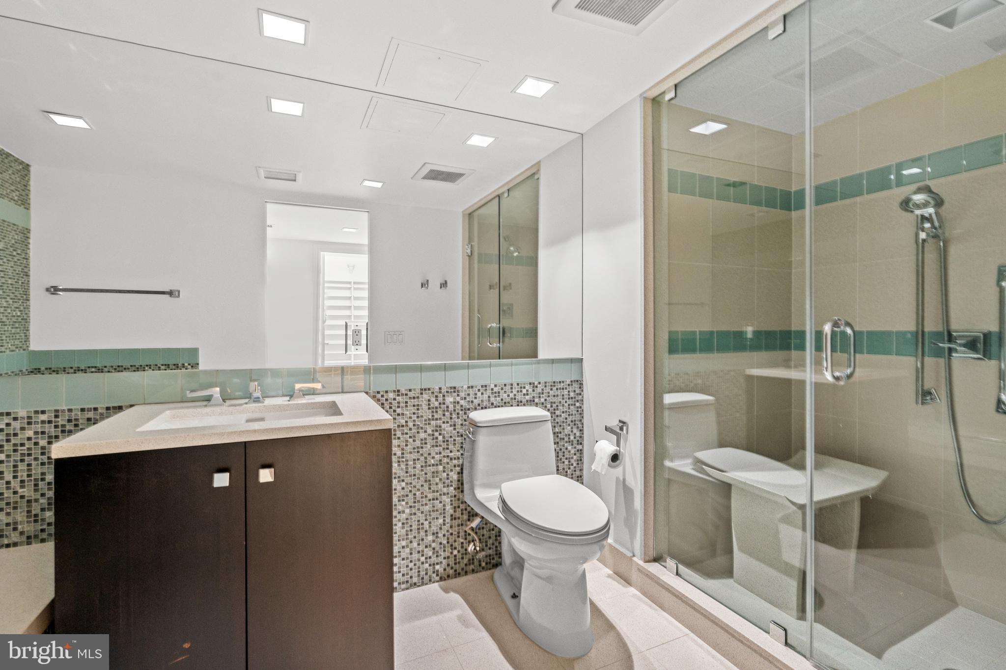 1015 33rd Street Northwest, Unit 702 Washington, DC 20007 - Photo 22 of 31 Primary Bathroom Shower