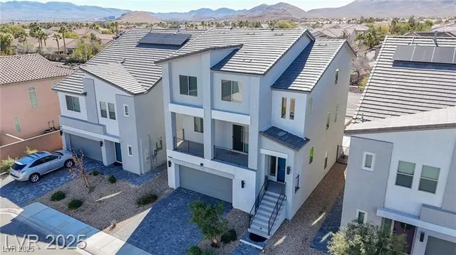 $2,900 | 5745 Becklow Gdns Avenue, Las Vegas, NV 89141