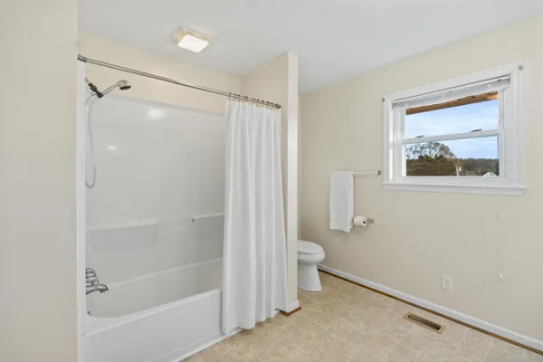 $325,000 | 128 Scott Street Northeast, Charleston, TN 37310