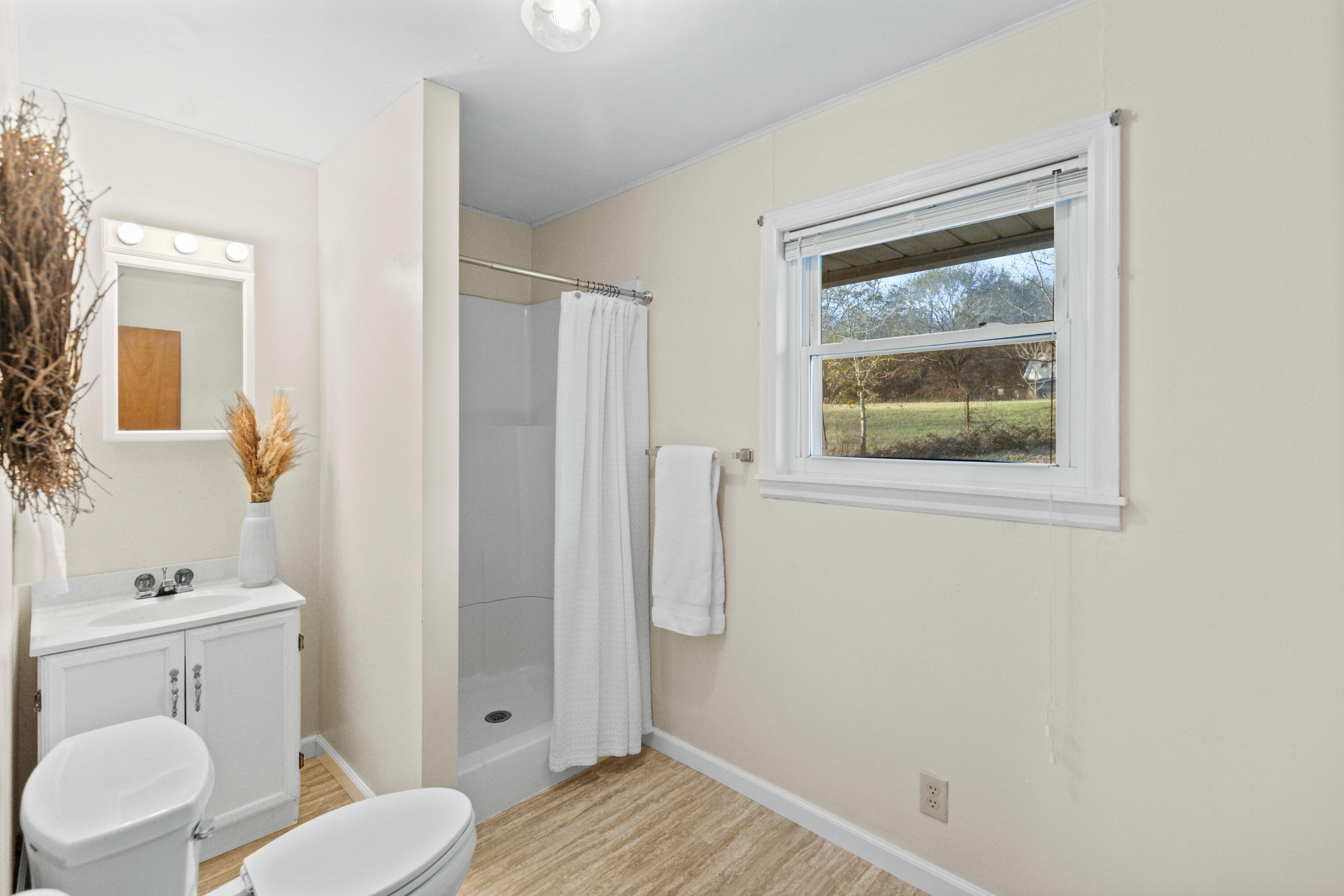 128 Scott Street Northeast Charleston, TN 37310 - Photo 29 of 37 146A9064