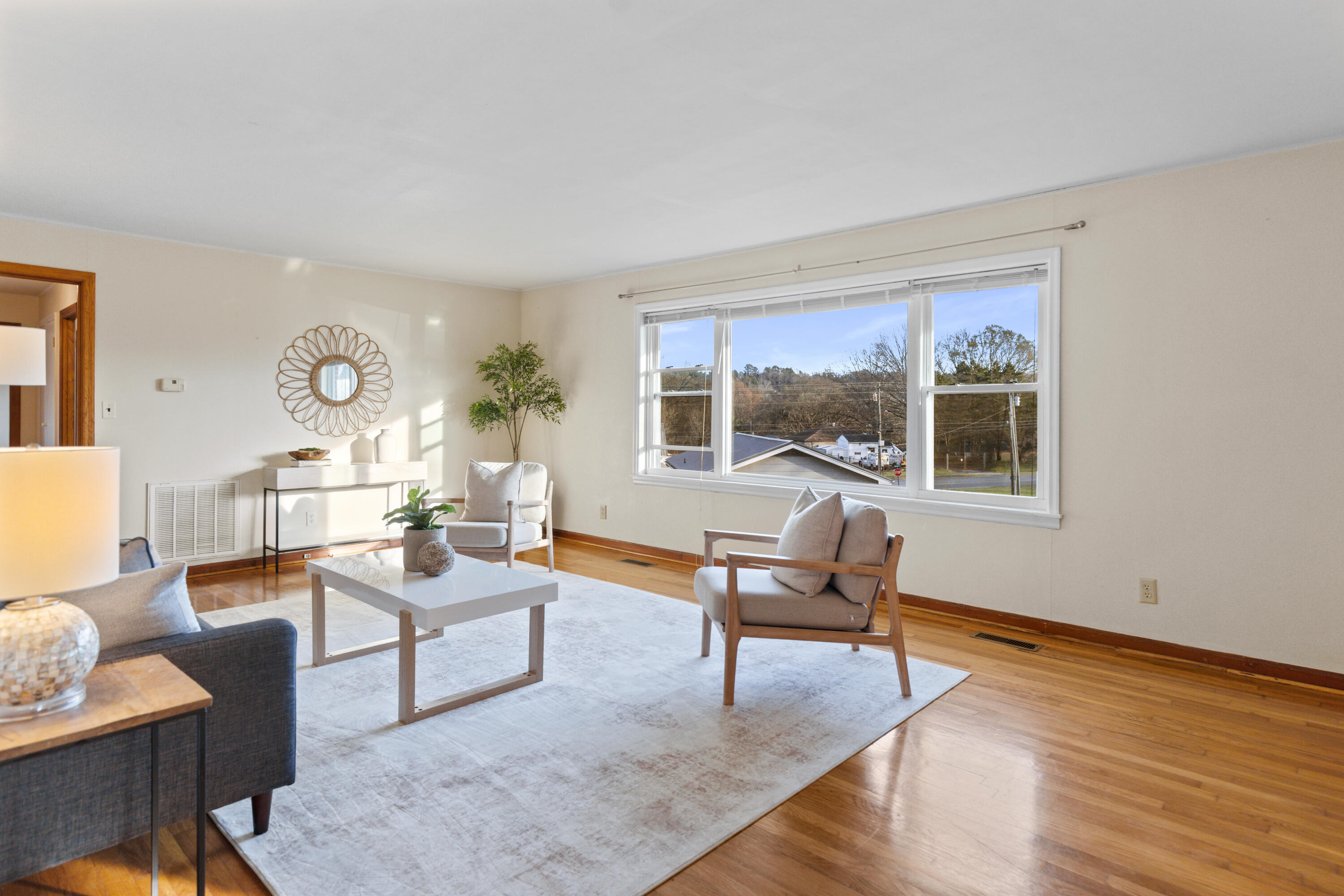 128 Scott Street Northeast Charleston, TN 37310 - Photo 8 of 37 8