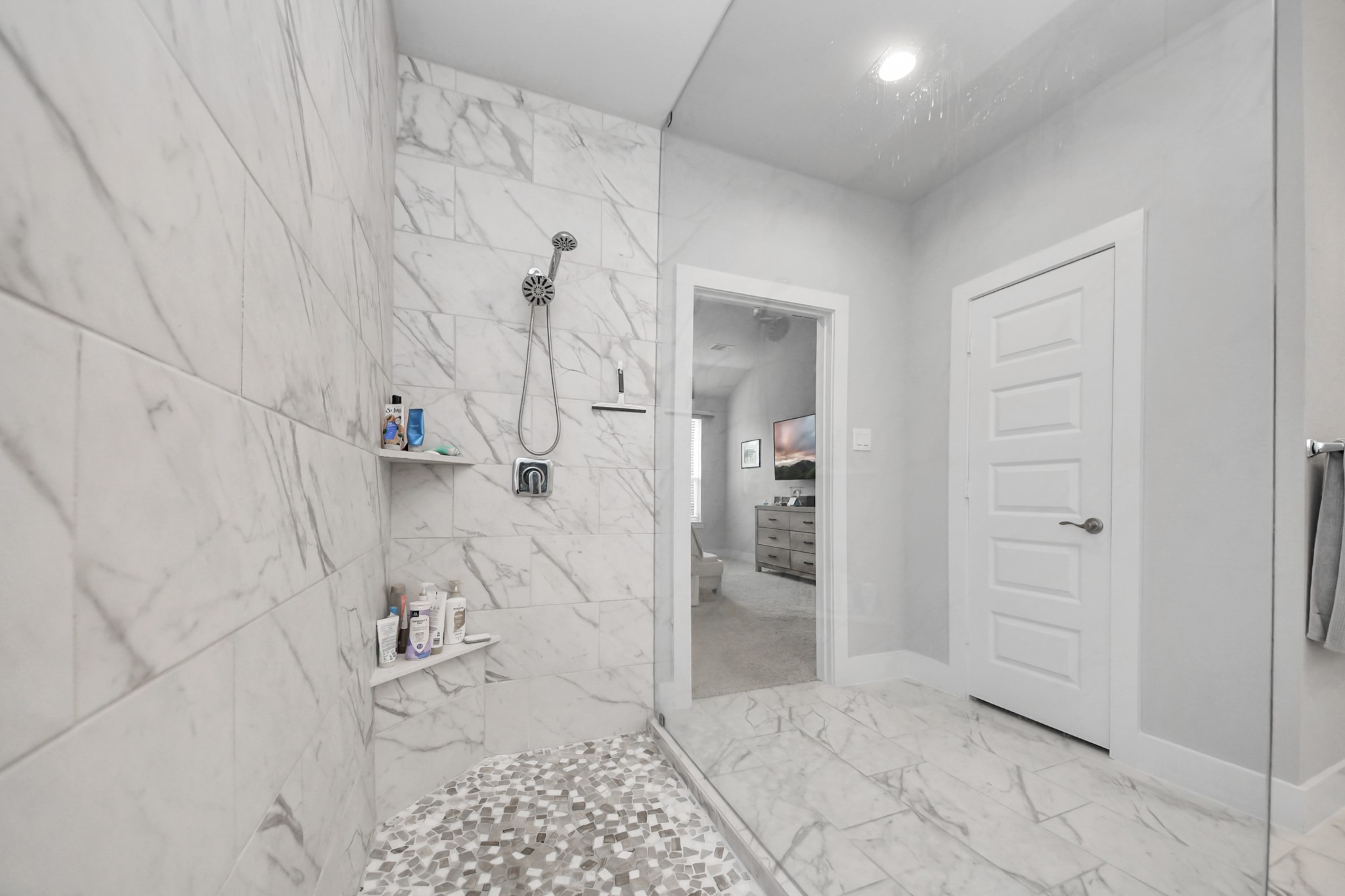 1920 Golden Spruce Lane Conroe, TX 77301 - Photo 17 of 28 a bathroom with a shower