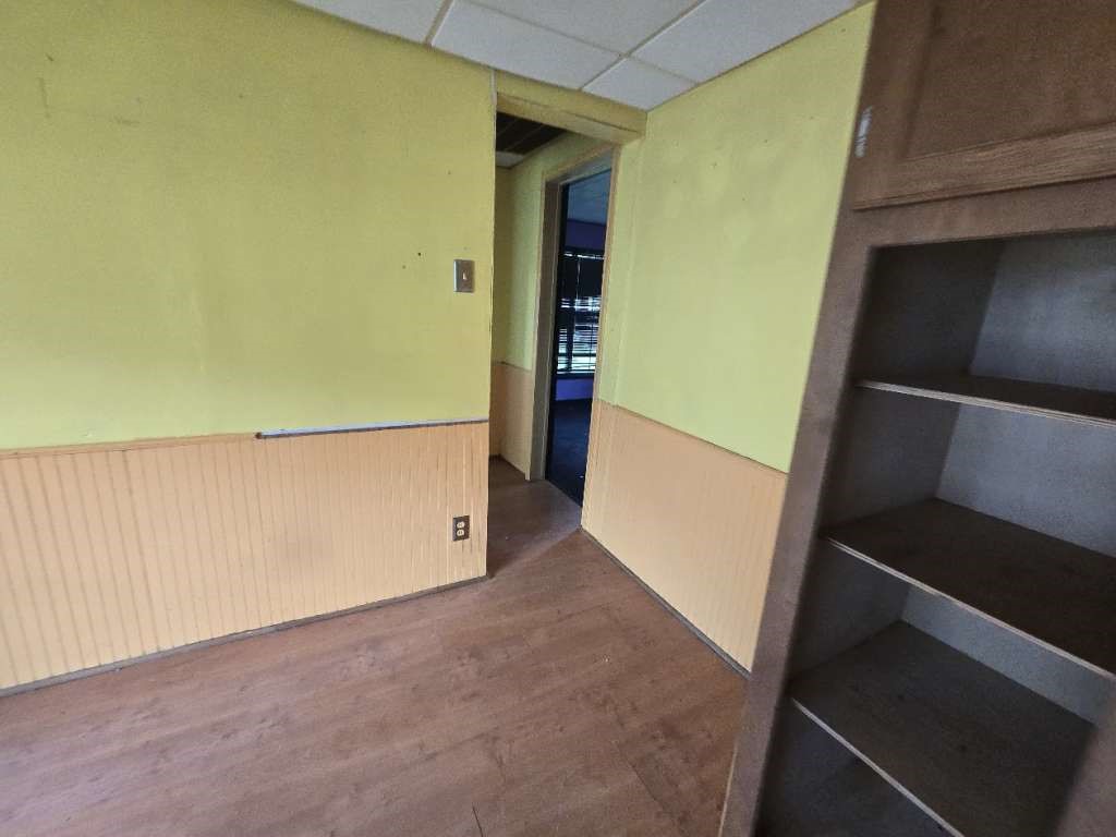 208 South 6th Street Highlands, TX 77562 - Photo 9 of 12 a view of an empty room