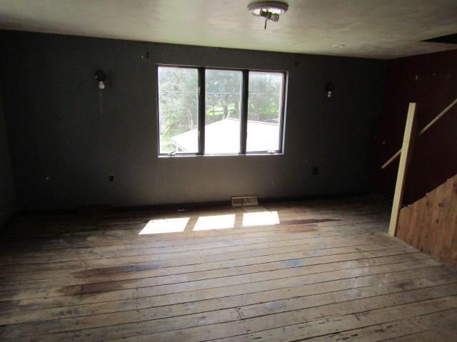 1839 Dime Road Vandergrift, PA 15690 - Photo 5 of 16