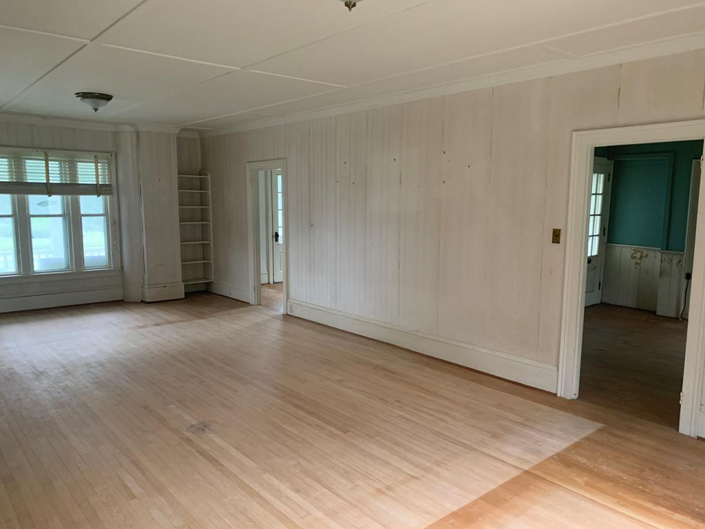 5 White Avenue Rouses Point, NY 12979 - Photo 7 of 31