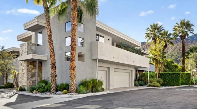 $515,000 | 940 East Palm Canyon Drive, Unit 207, Palm Springs, CA 92264