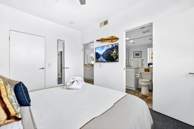 $515,000 | 940 East Palm Canyon Drive, Unit 207, Palm Springs, CA 92264