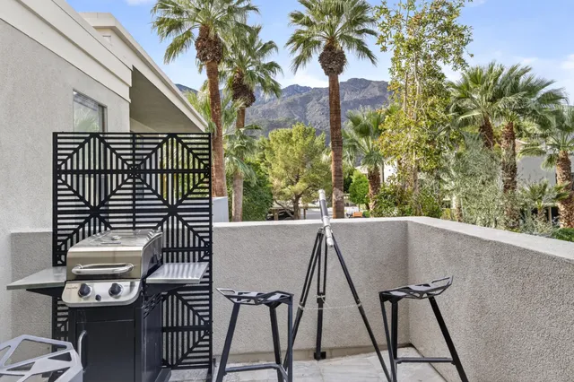 $515,000 | 940 East Palm Canyon Drive, Unit 207, Palm Springs, CA 92264